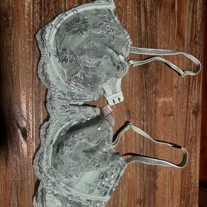 Victoria Secret Dream Angels Exclusive Lace Trimmed Bra in Mint Green